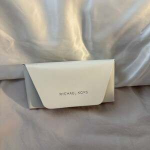 5/$25 Michael Kors White Leather Eyeglass / Sunglass Case